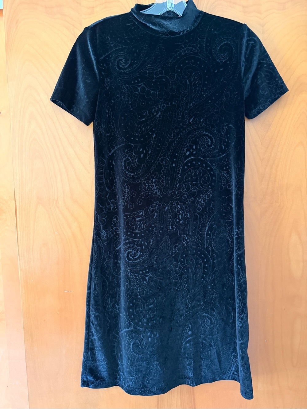Philosophy Black Velvet Paisley Mock-Neck Short Sleeve Dress